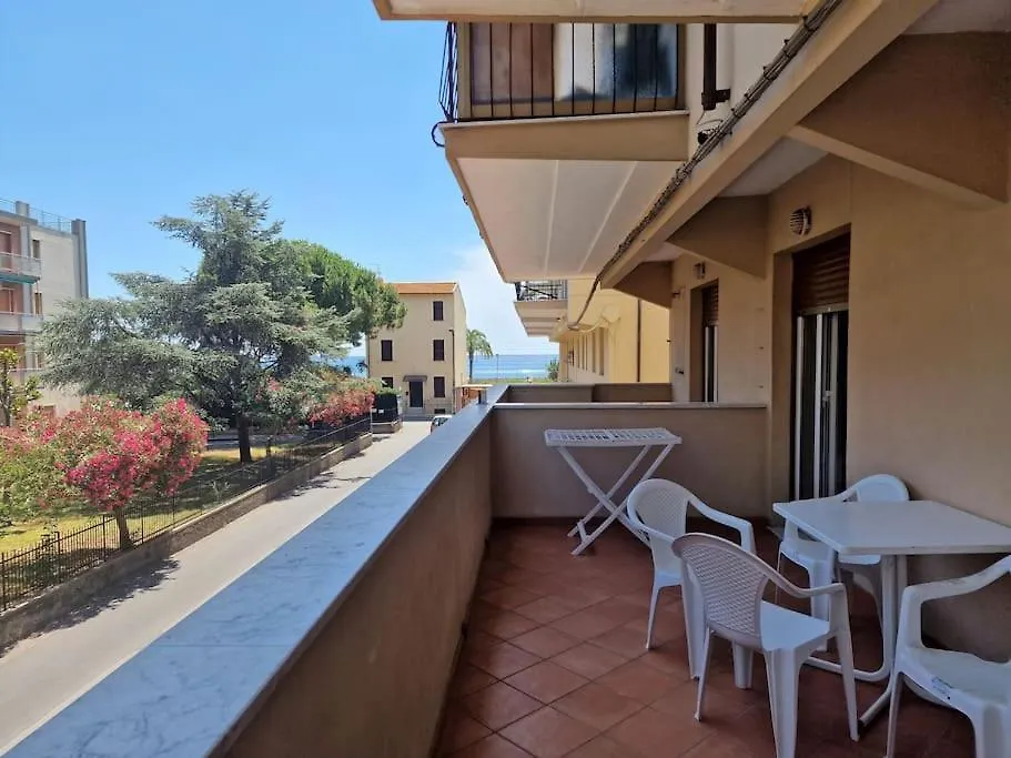 Appartement 50 Metri Dal Mare - Free Parking E A/C à Pietra Ligure