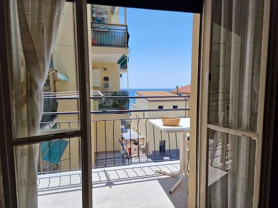Appartement 50 Metri Dal Mare - Free Parking E A/C à Pietra Ligure