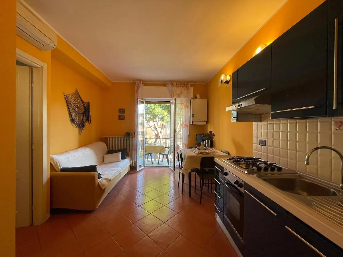 Appartement 50 Metri Dal Mare - Free Parking E A/C à Pietra Ligure