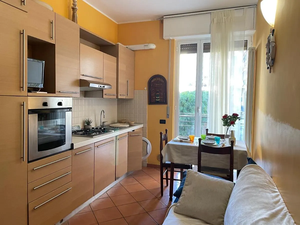 Appartement 50 Metri Dal Mare - Free Parking E A/C à Pietra Ligure 0*,  Italie