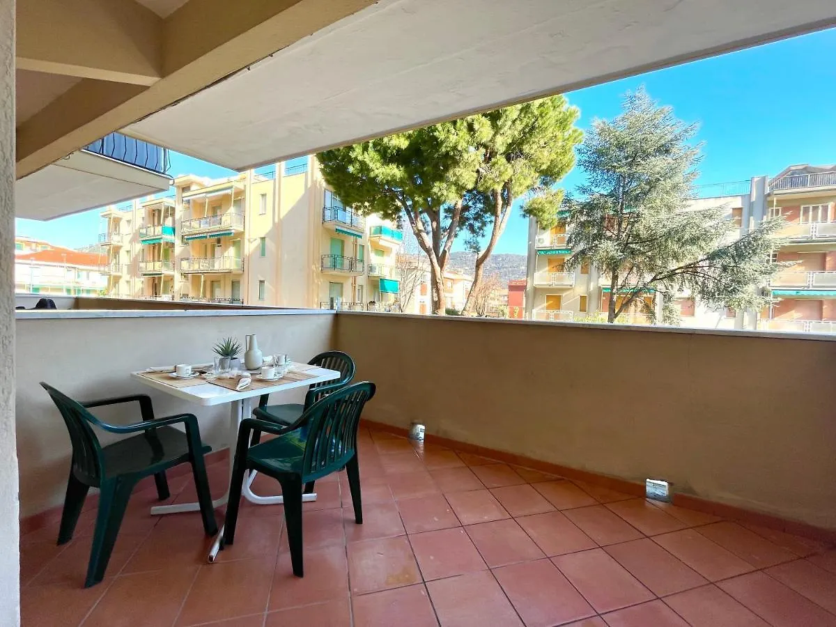 Appartement 50 Metri Dal Mare - Free Parking E A/C à Pietra Ligure Italie