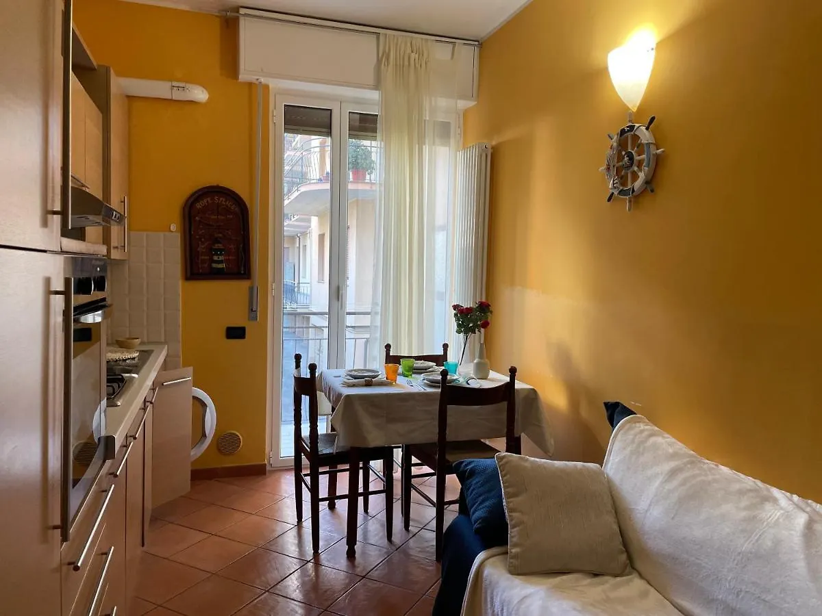 Appartement 50 Metri Dal Mare - Free Parking E A/C à Pietra Ligure