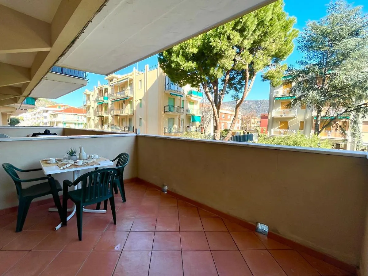 50 Metri Dal Mare - Free Parking E A/C Apartment Pietra Ligure